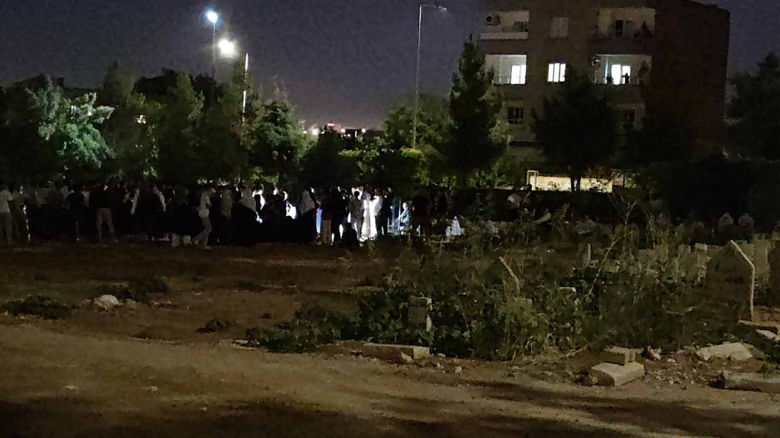 Batman’da mezarlıkta silahlı saldırı: Baba, oğlu ve yeğeni öldü