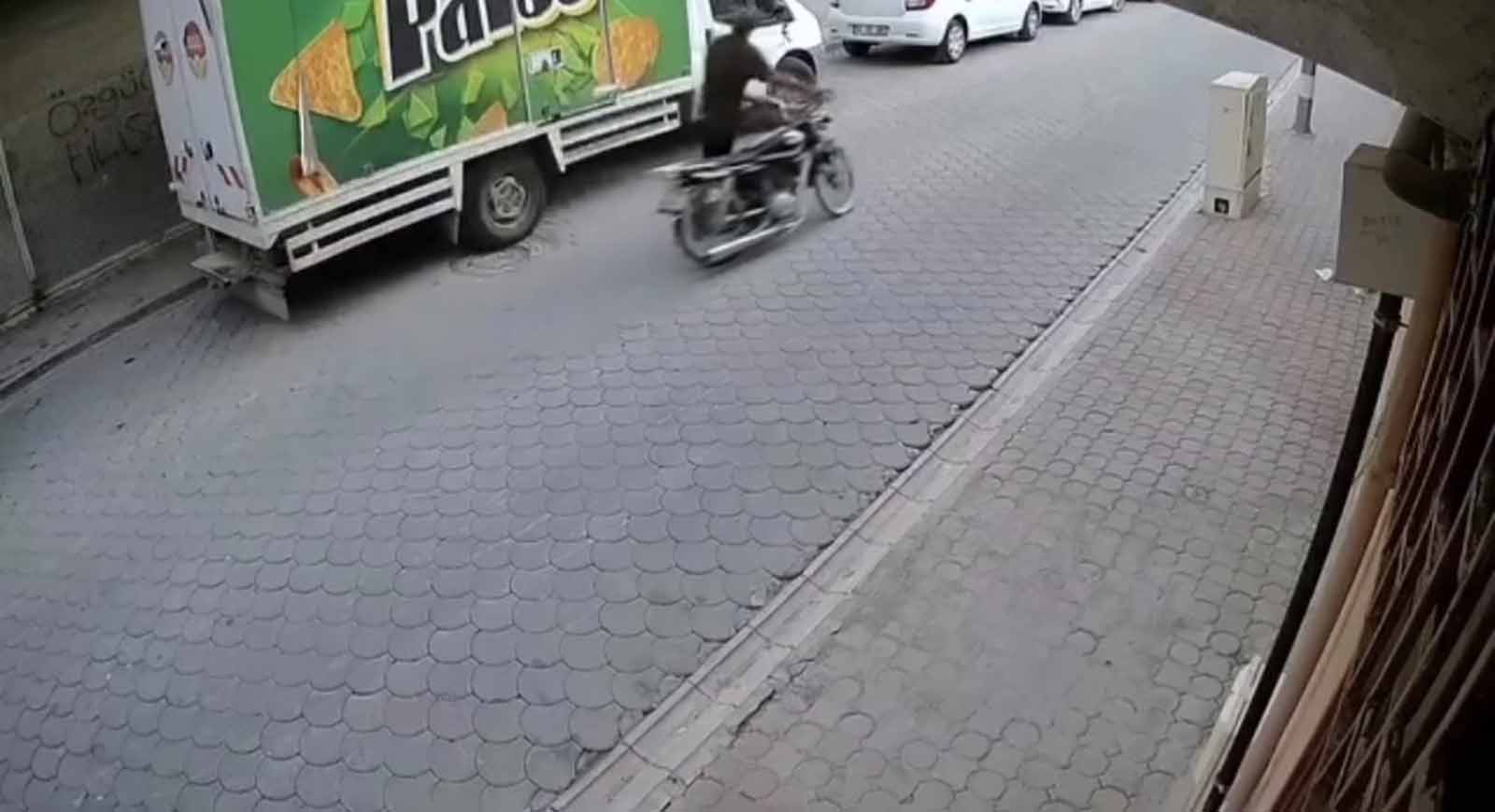 Mardin’de motosiklet hırsızlığı kamerada