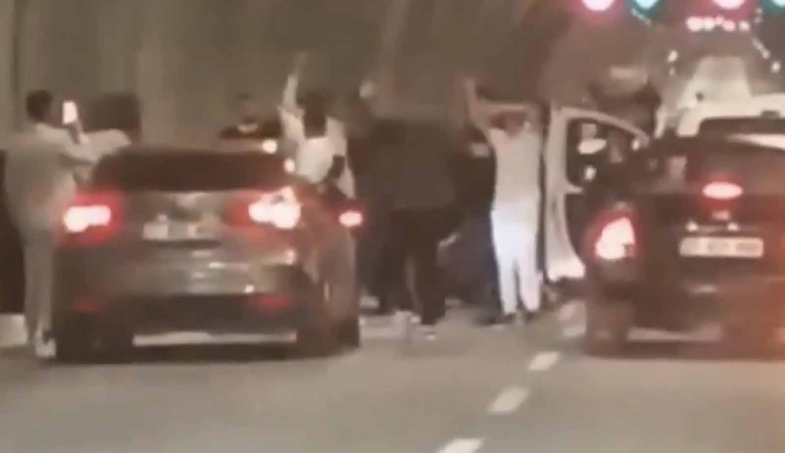 Tüneldeki düğün kutlaması pahalıya patladı