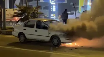 Seyir halindeki otomobil alev topuna döndü