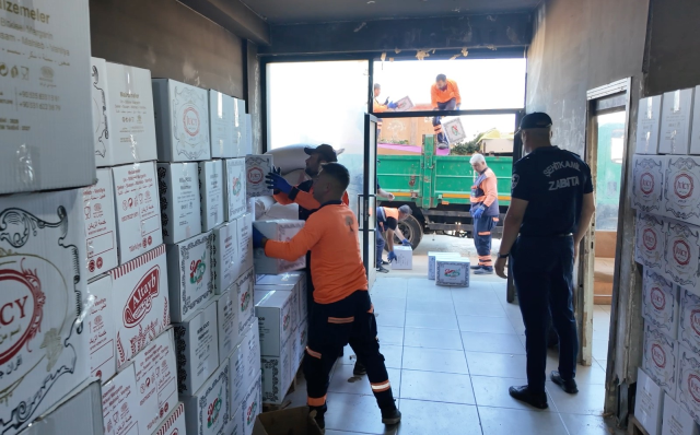 Yakalanmasalardı sofralara zehir sa&ccedil;acaklardı! Gaziantep'te 2 ton bozuk kuru pasta ele ge&ccedil;irildi